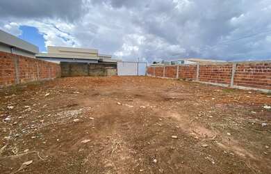 Imagem 3: Vicente Pires jockey Club rua 1 lote R$300.000