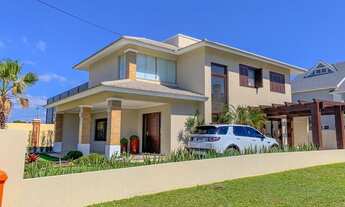 Imagem 2: Sobrado mobiliado e decorado à venda no Condomínio Condado de Capão de Canoa/RS