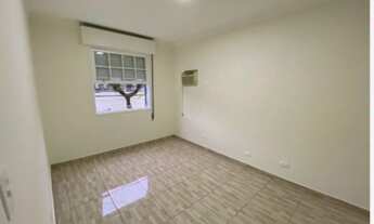 Imagem 2: Apartamento de frente, com 2 dorms.., com 70m, prédio de 3 andares, na Vila Mathias - Sant