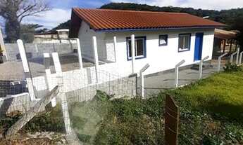 Imagem: Pequena casa geminada com 1 dormitório