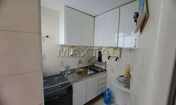 Imagem 7: Apartamento com dois quartos, uma sala, um banheiro, cozinha com área de serviço e vaga