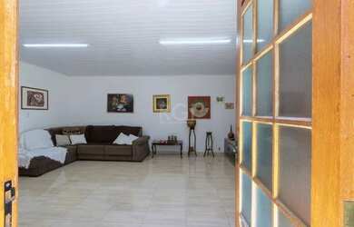 Imagem 3: Casa para Venda - 370m², 4 dormitórios, sendo 1 suites, 6 vagas - Lomba do Pinheiro