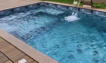Imagem 2: Este sobrado com 4 suítes e piscina pode ser o seu novo lar dos sonhos!