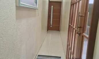 Imagem 3: Vendo uma Ótima Casa no Condomínio Lagoa Dourada possui 220 metros quadrados com 3 quart