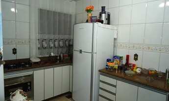 Imagem 2: Casa benéfica Casa com 2 dormitórios