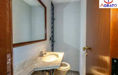 Imagem 3: AMPLO APARTAMENTO DE 140 M2 COM 4 (QUATRO) DORMITÓRIOS SENDO 1 (UMA) SUITE, 2 (DUAS) VAGAS