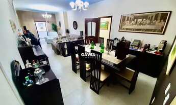 Imagem 3: Apartamento na Ponta da Praia, 3 dormitórios sendo 1 suíte com varanda na sala e vaga dema