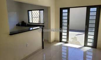 Imagem 3: Casa Térrea Parque das Oliveiras casa recém construída, muito bem localizada no Parque da