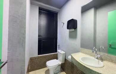 Imagem 3: Sala Comercial] Galpão / depósito com 2 vagas na garagem