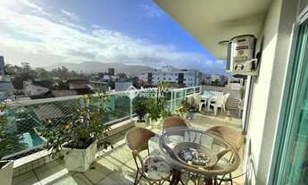 Imagem 4: Cobertura Duplex com Jacuzzi a Poucos Passos da Praia - Novo Campeche