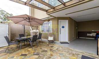 Imagem 2: CASA DE FRENTE PARA A RUA NO BAIRRO ALTO