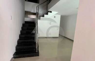 Imagem 6: Casa Duplex de 190m² no Bairro Santo Antônio - 5 Quartos, 4 Banheiros e 4 Garagens