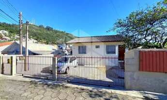 Imagem 2: Casa de 1 quarto com 35m² para alugar no bairro Trindade em Florianópolis