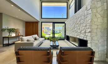 Imagem 6: Sobrado com piscina beira lago, mobiliado e decorado..