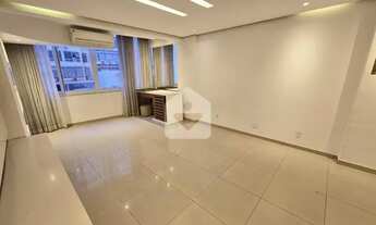 Imagem 3: Apartamento reformado para venda com 3 quartos, 130m² - Copacabana - Rio de Janeiro/RJ