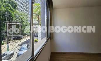 Imagem 7: Botafogo! Rua silenciosa, apartamento com dois quartos, possibilidade de suíte e cozinha a