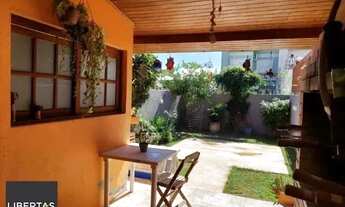 Imagem 2: Sobrado em Porto Alegre, no bairro Espírito Santo, com 3 dormitório(s), e 3 banh