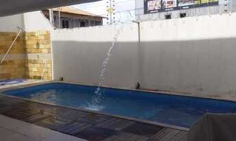 Imagem 3: Belíssima Casa Com Quintal Piscina Churrasqueira e 5 Suítes