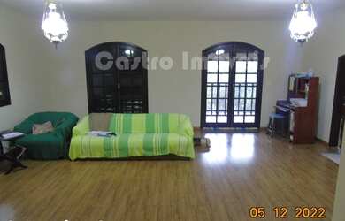 Imagem 7: Próximo ao Quitandinha: Vendo : Estilo Casarão de Época