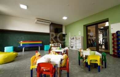 Imagem 7: Casa de condomínio à venda com 289m2, 3 quartos e 3 vagas de garagem no Vila nova - Porto