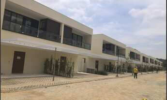 Imagem 4: Casa à Venda no Condomínio Alpha House 1, 3 suítes, 4 banheiros e 3 vagas