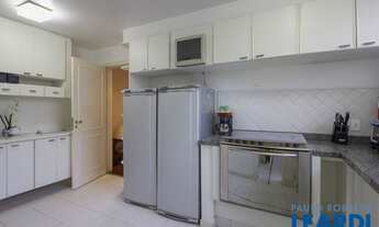 Imagem: CASA ASSOBRADADA - CIDADE JARDIM - SP