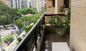 Imagem 3: Apartamento de 325 metros quadrados no bairro Água Verde com 4 quartos