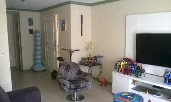 Imagem 6: Casa de condomínio para venda tem 330 metros quadrados com 4 quartos