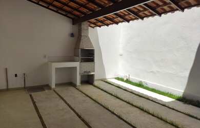 Imagem 3: Casa para venda possui 120 m² s com 2 quartos em Colinas do Peró - Cabo Frio - RJ