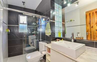 Imagem 4: Casa para venda possui 271 metros quadrados com 3 quartos em Seminário - Curitiba - PR