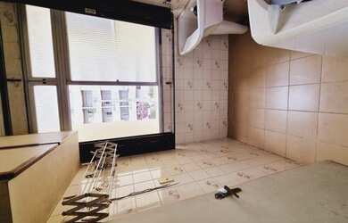 Imagem 7: Estreito apto na Rua Araci Vaz Callado