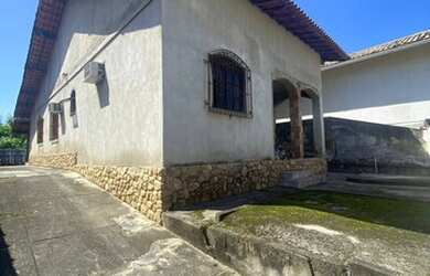 Imagem 5: CASA COM 1 SUÍTE 2 QUARTOS 5 VAGAS DE GARAGEM E QUINTAL