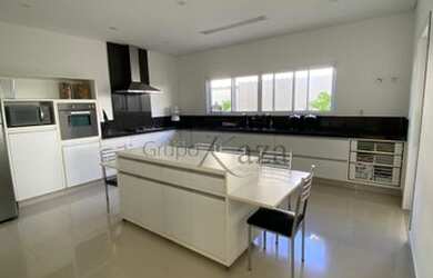 Imagem 2: Casa de condomínio para venda com 236 metros quadrados com 4 quartos