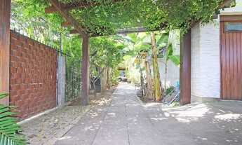 Imagem 3: Porto Alegre - Casa Padrão - Tristeza