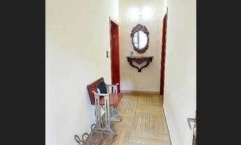 Imagem 3: Casa ampla com 7 quartos, 3 salas, lazer e quintal em condomínio fechado