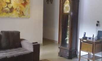 Imagem 2: Casa - Jardim Uirá - 3 Dormitórios - 248m²