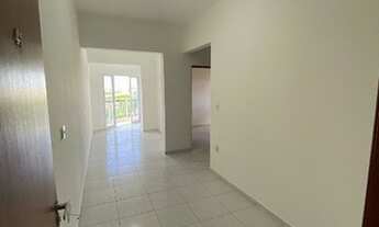 Imagem 2: Apartamento para locação, 2 quartos, 1 banheiro, sacada de frente, vista para cidade, port