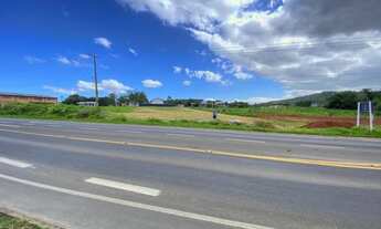 Imagem 2: Terreno em frente a ufo way