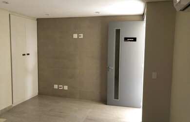 Imagem 3: Sala comercial com 3 vagas de garagem, excelente localização