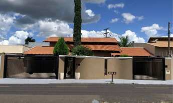 Imagem 3: Casa para venda possui 320 metros quadrados com 3 quartos