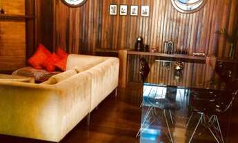 Imagem 4: Feliz entre as árvores