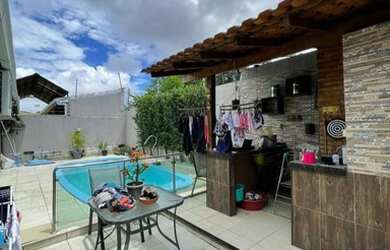 Imagem 4: CASA COM PISCINA SEMI-MOBILIADA 03 QUARTOS EM CONDOMÍNIO NA REGIÃO DAS TORRES