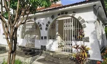 Imagem 2: Casa térrea residencial ou comercial a venda no bairro de Parnamirim, num local privilegia