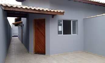 Imagem 2: Casa com 2 Dormitórios - 1 Suíte - 70 M² - 2 vagas - 1400 m da praia - Jd Guacira -Itanhaé
