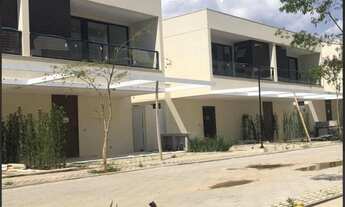 Imagem 3: Casa à Venda no Condomínio Alpha House 1, 3 suítes, 4 banheiros e 3 vagas