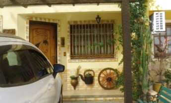 Imagem 2: Porto Alegre - Casa Padrão - Hípica