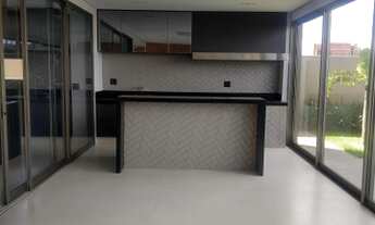 Imagem 6: Casa de condomínio sobrado para venda possui 400 metros quadrados com 4 quartos