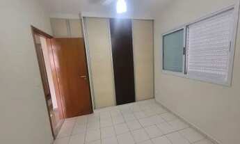 Imagem 6: 3 dormitórios sendo 1 suíte e 2 vagas garagem próximo ao mar