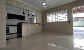 Imagem: Bela casa de condomínio, localizada no