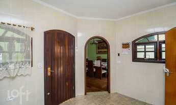 Imagem 4: Casa à venda em Assunção com 225 m², 4 quartos, 1 suíte, 3 vagas